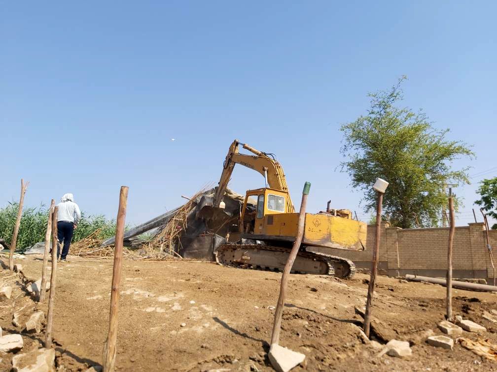 جمع آوری فنس های غیرمجاز در سطح شبکه های آبیاری و زهکشی کارون بزرگ