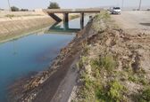 رفع نشتی از کانال اصلی شبکه آبیاری گتوند