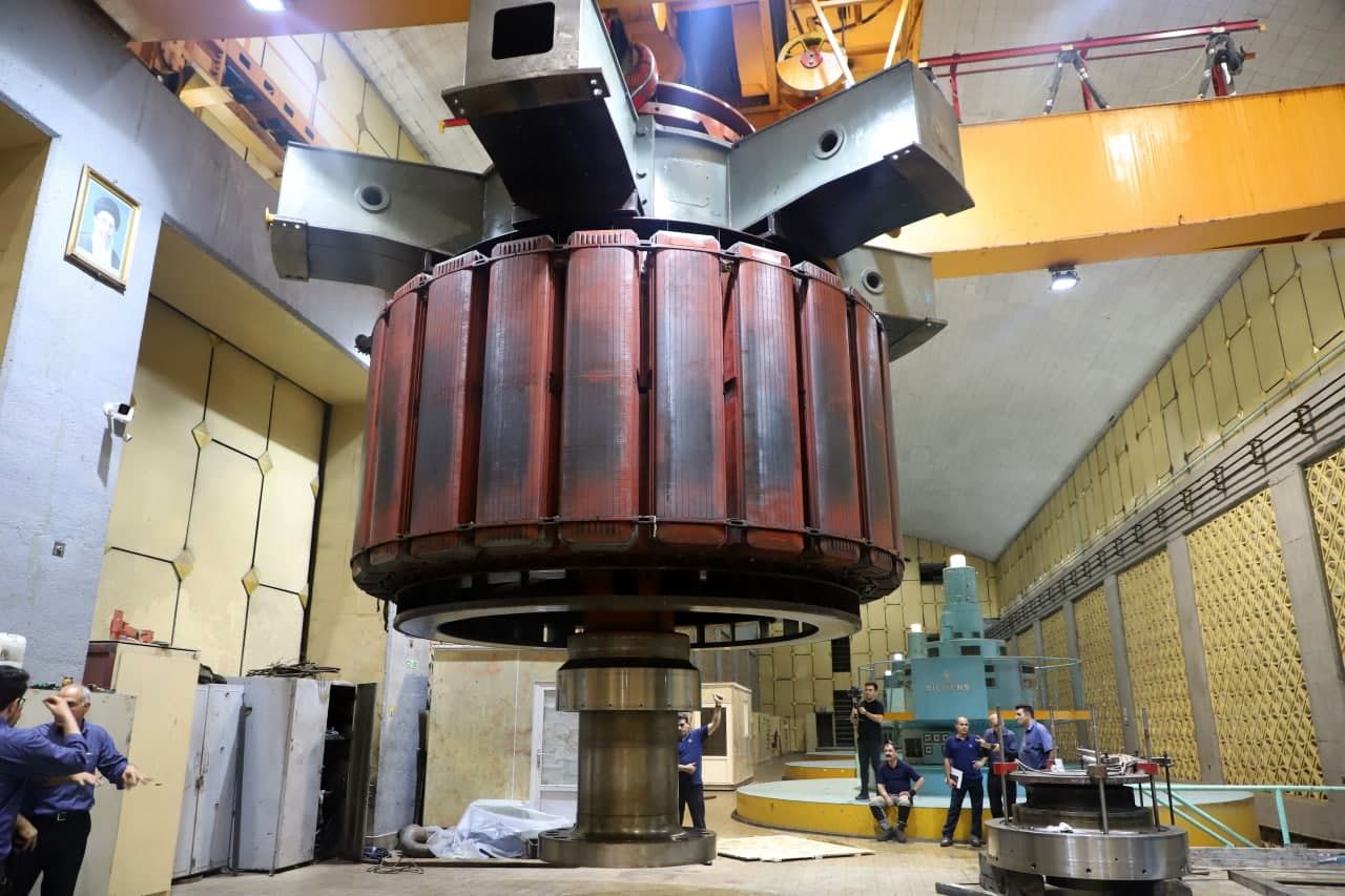 عملیات دمونتاژ روتور ۱۶۵ تنی واحد ۲ نیروگاه دز با موفقیت انجام شد