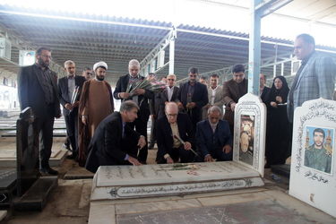 پاسداشت روز شهید با حضور مقامات سازمان آب و برق خوزستان در گلزار شهدای اهواز