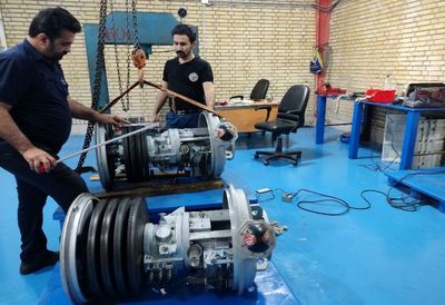 تعمیرات اساسی درایو هیدرولیک کلید خروجی ژنراتور (GCB) واحد شماره 8 نیروگاه کارون 3