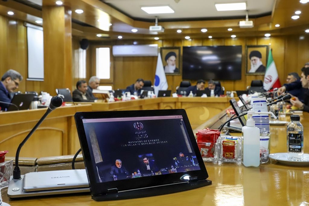 نشست ویدیوکنفرانسی مدیران صنعت آب و برق کشور با معاون مالی،حقوقی و امور مجلس وزارت نیرو برگزار شد