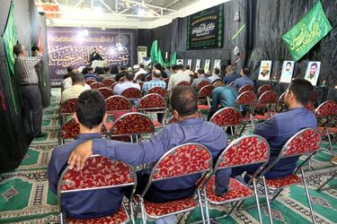 مراسم بزرگداشت هفته دفاع مقدس در شرکت آب جنوب شرق برگزار شد.