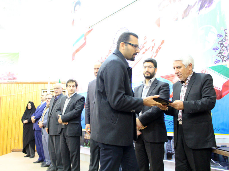 از پژوهشگران برتر شرکت بهره برداری مارون تقدیر شد