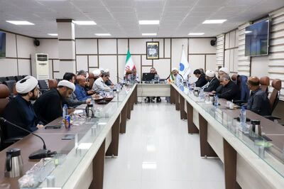 نخستین جلسه ائمه جماعت و مسئولین امور فرهنگی سازمان آب و برق خوزستان برگزار شد 