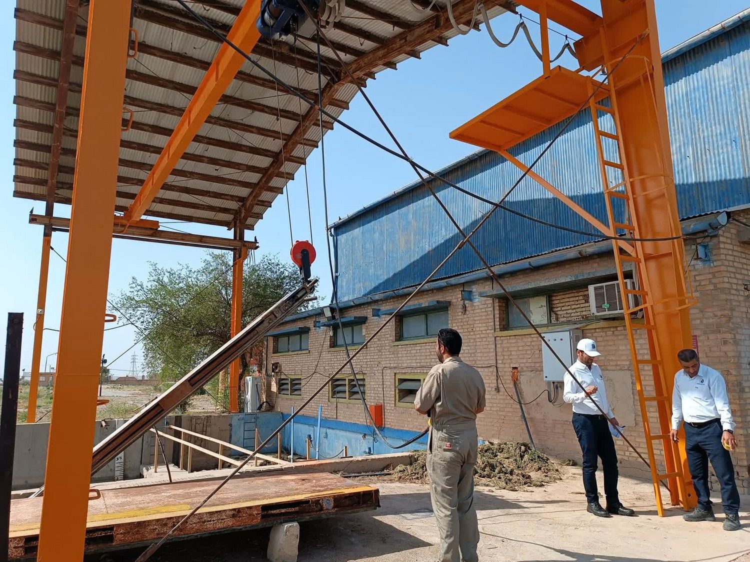 بازرسی فنی و تست بار جرثقیل های سقفی انجام شد