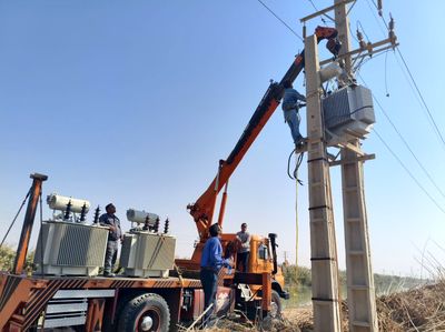 اجرای عملیات تعویض دو دستگاه ترانسفورماتور ۴۰۰ کیلوولت در ایستگاه‌های پمپاژKQ8 و TB1(کارون جنوبی)