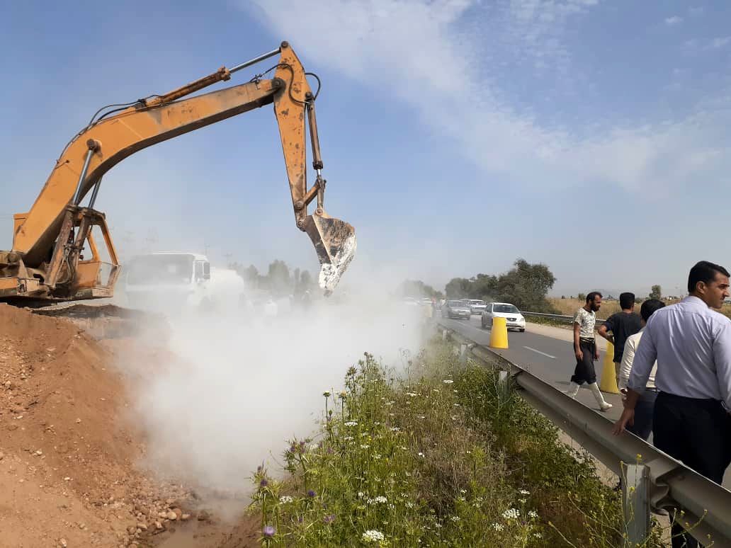 عملیات ترمیم حفره بزرگ کانال آبیاری G5 شبکه آبیاری گتوند