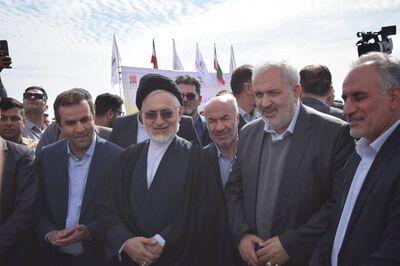 نیروگاه خورشیدی گتوند به توسعه اشتغال در منطقه کمک می کند/نقش کلیدی زیر ساخت های آب و‌ برق در توسعه خوزستان