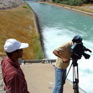 تصویر برداری بخشی از مستند تلویزیونی " آب پاک " در شبکه آبیاری دز انجام شد