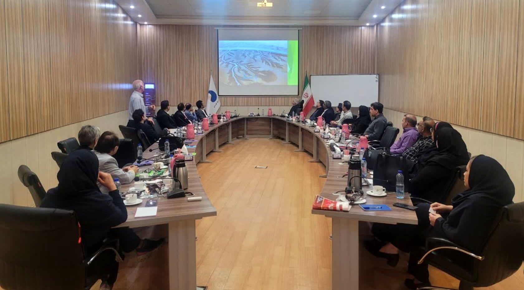 نخستین نشست نمایندگان آماری سازمان آب و برق خوزستان برگزار شد