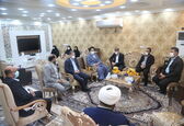 دیدار مدیرعامل سازمان آب و برق خوزستان با خانواده شهدا