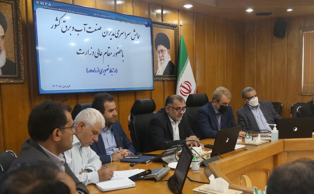 گزارش تصویری از همایش سراسری مدیران صنعت آب و برق کشور با وزیر نیرو