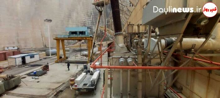 برخورد صاعقه با برقگیر نیروگاه اول سد شهید عباسپور