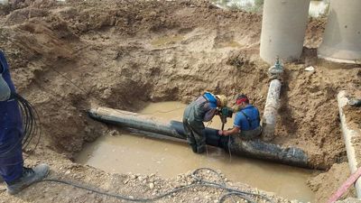 ترمیم خط لوله پلی اتیلن 400 م.م در ناحیه عمرانی MH-1 شبکه آبیاری خرمشهر
