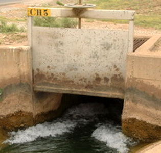 آب ماخار برای کشاورزان شبکه آبیاری دز تامین می شود