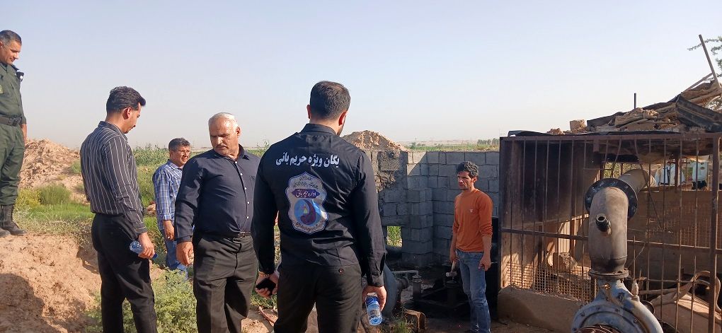 جمع آوری موتور تلمبه های غیرمجاز از کانال های آبیاری گتوند  