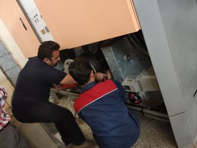 تعمیرات اساسی درایو هیدرولیک کلید خروجی ژنراتور (GCB) واحد شماره 2 نیروگاه کرخه