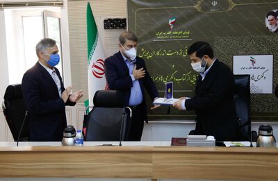 تجلیل وزیر نیرو از مدیرعامل سازمان آب و برق خوزستان در پویش #هرهفته_الف_ب_ایران