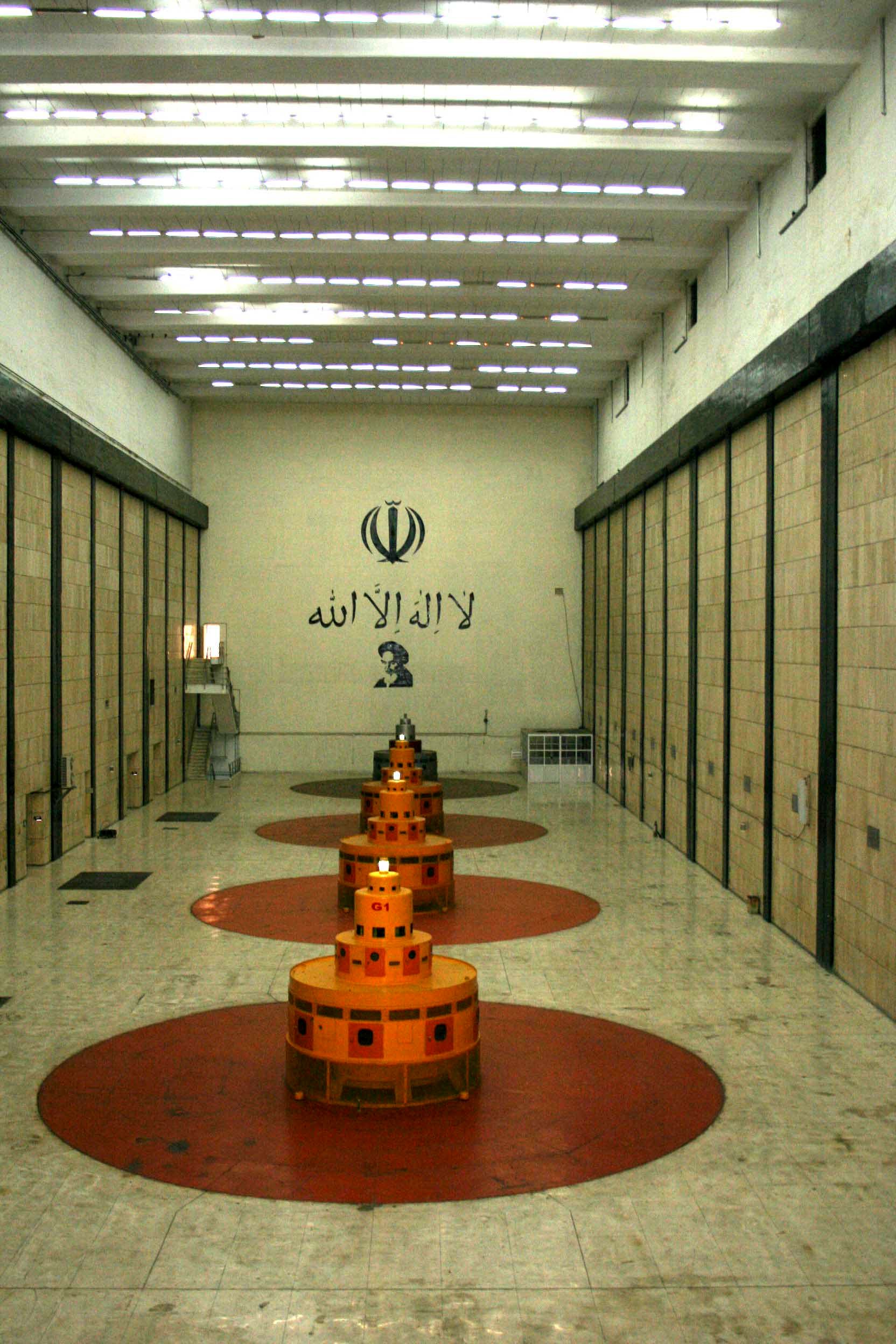  تعمیر و ترمیم سیم پیچ واحد شماره دو نیروگاه اول سد شهید عباسپور 