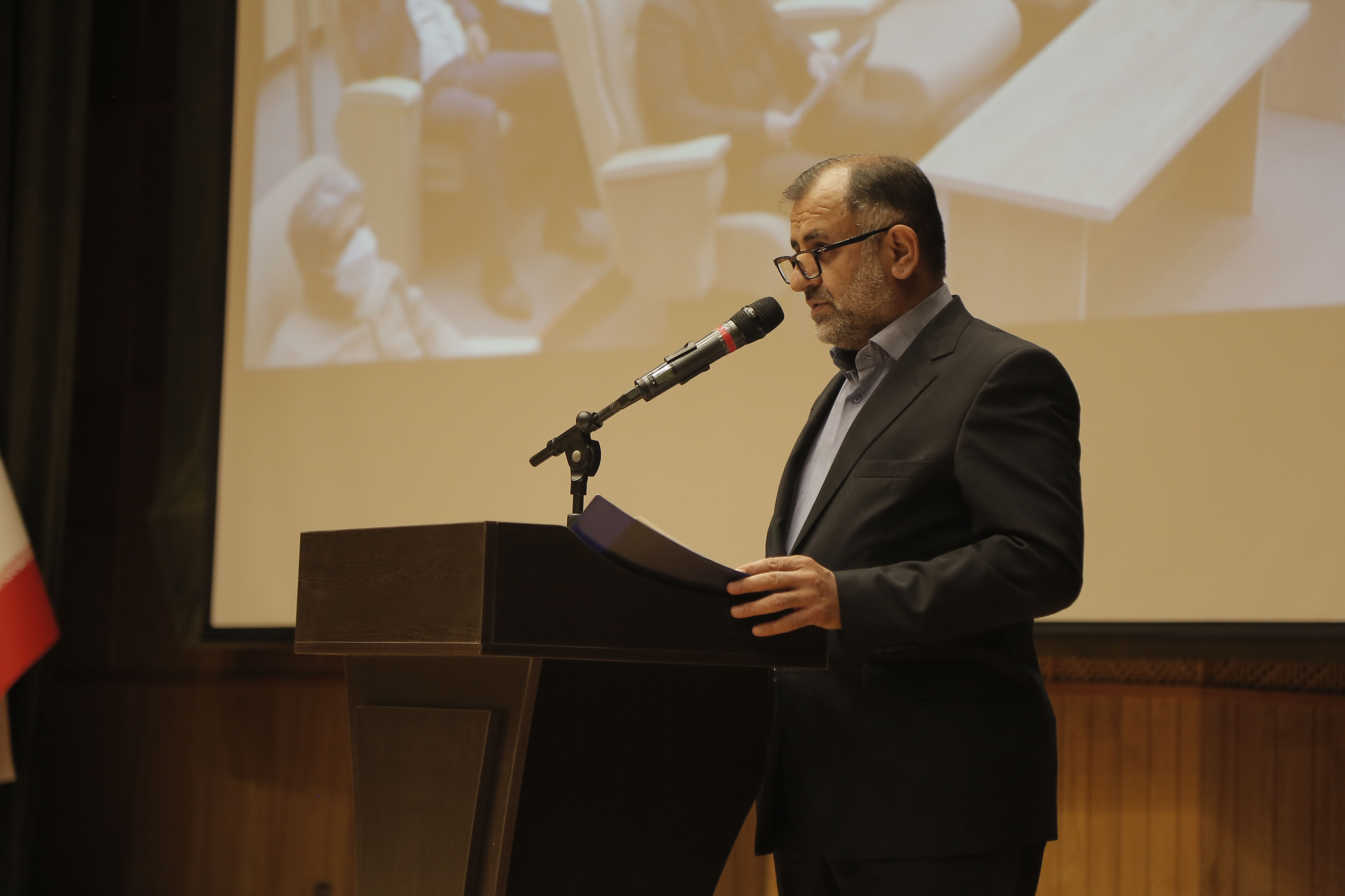 پیام مدیرعامل سازمان آب و برق خوزستان به مناسبت فرا رسیدن روز کارگر