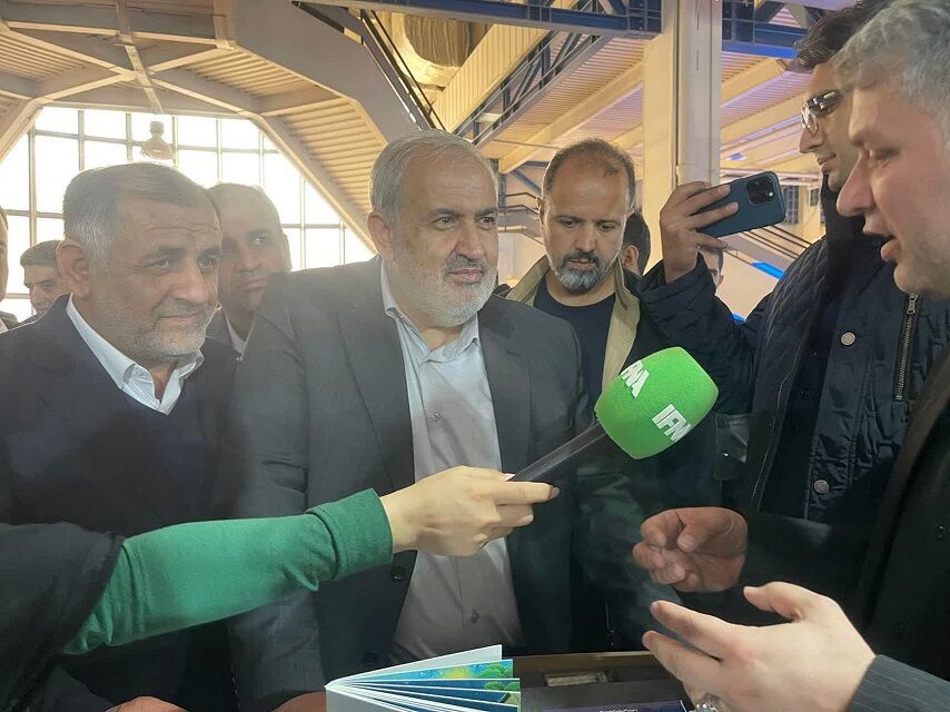 رونمایی از پنج اثر مکتوب روابط عمومی سازمان آب و برق خوزستان با حضور وزیر نیرو