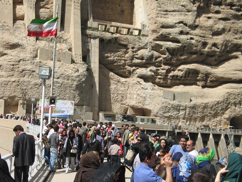 ۹۳۰۰۰ نفر میهمان نوروزی از سد و نیروگاه دز بازدید کردند