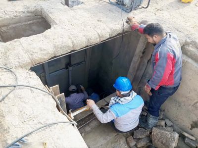 اجرای عملیات ساخت و نصب دریچه های کشویی شبکه آبیاری شمال‌شرق اهواز