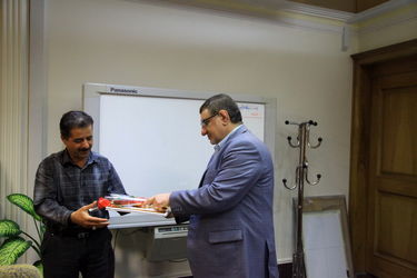 مدیر عامل سازمان آب و برق خوزستان با آزادگان سازمان، دیدار کرد