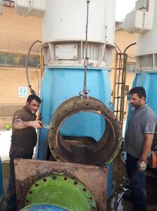 تعمیرات اساسی دو دستگاه پمپ در تاسیسات آبرسانی کوت امیر و بندر امام خمینی(ره)
