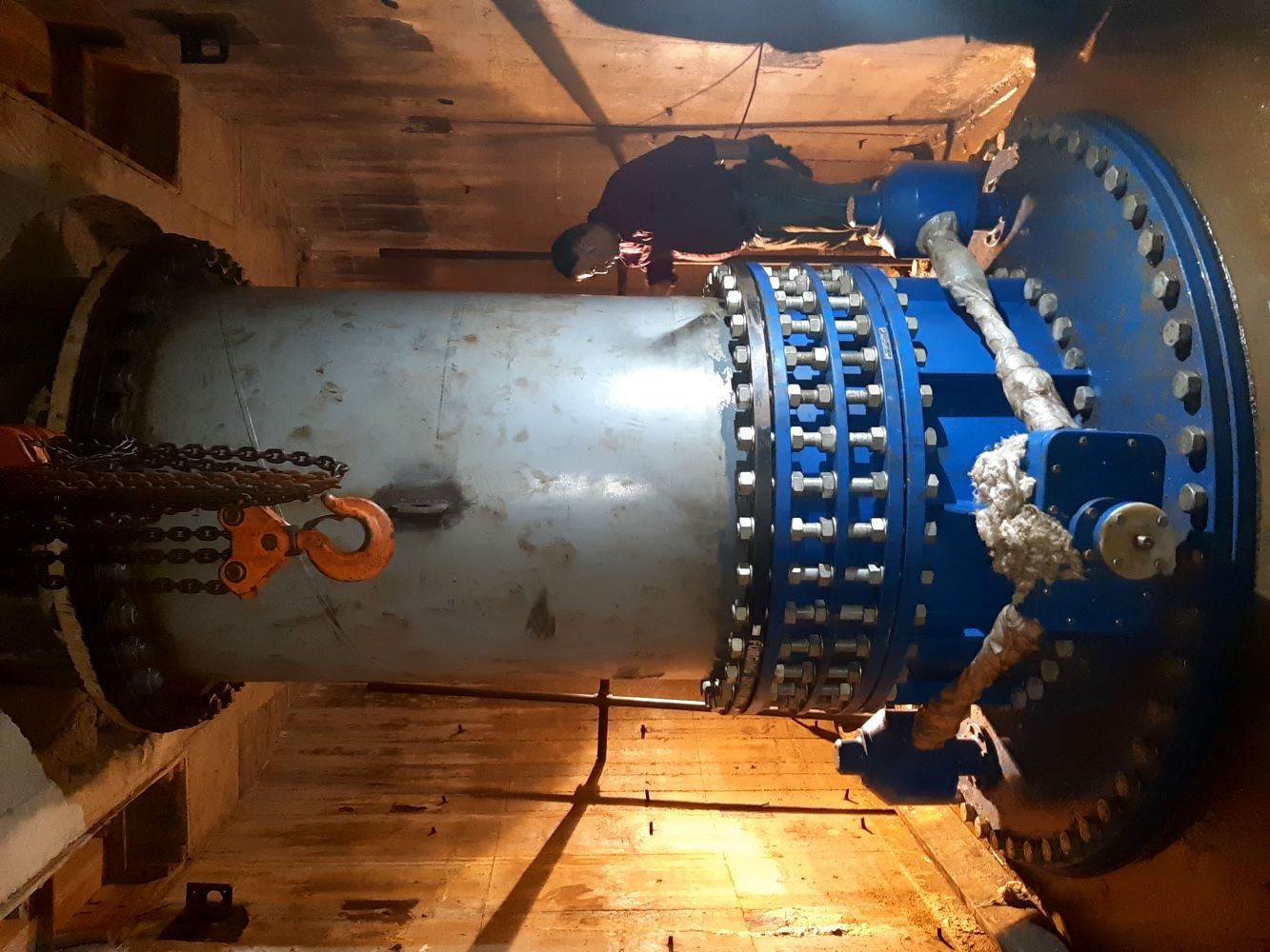 انجام عملیات تعویض شیرخروجی آبیاری سد مخزنی مارون