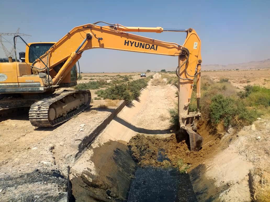 لایروبی  کانال اصلی شبکه شهید رجایی امیدیه آغاز شد