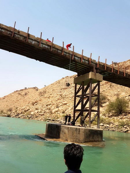 نجات جان 4 جوان از دریاچه مخزن، توسط گروه حریم بانی سد مسجدسلیمان