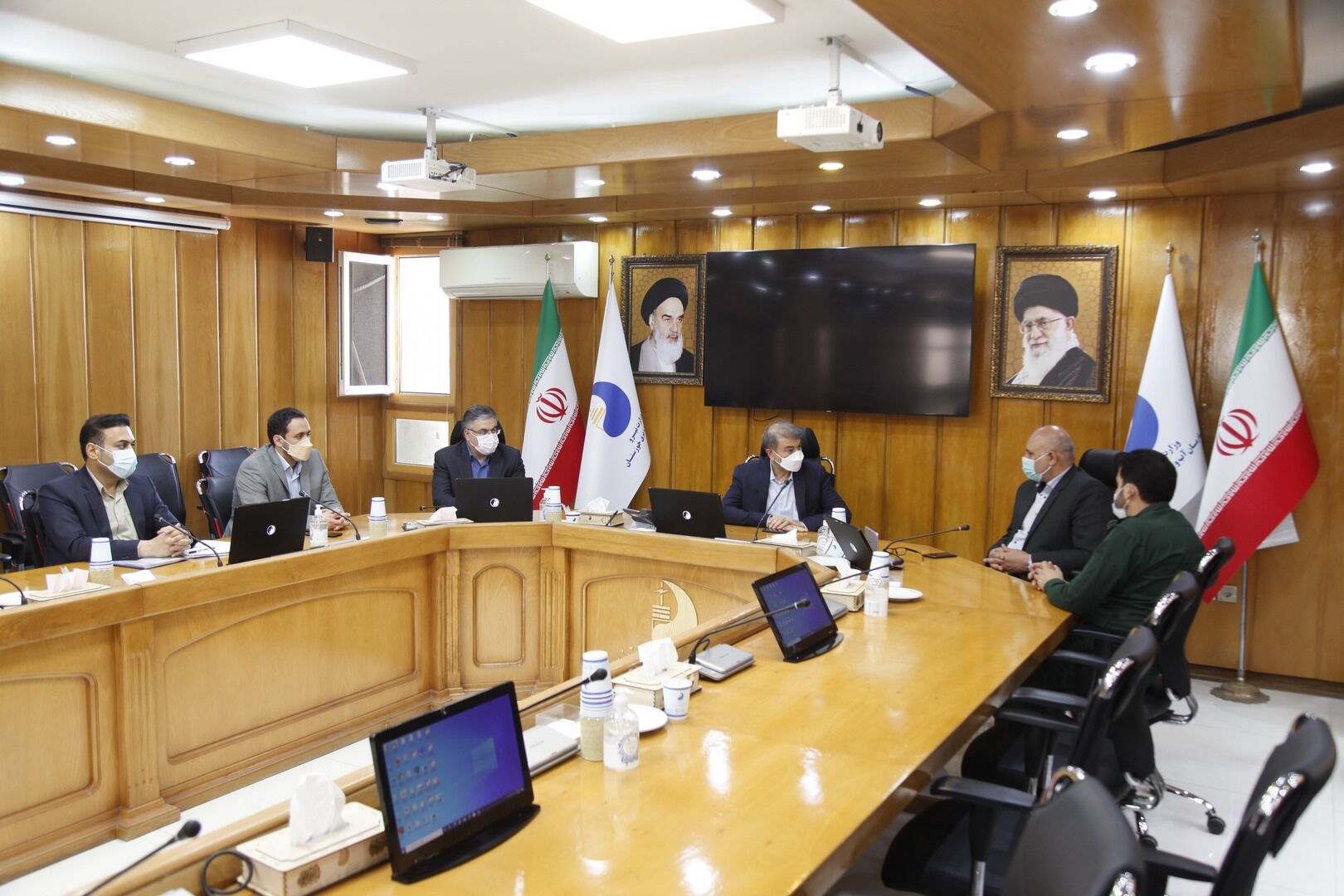 جلسه بررسی و رفع مشکلات آبی شهرستان دشت آزادگان و هویزه