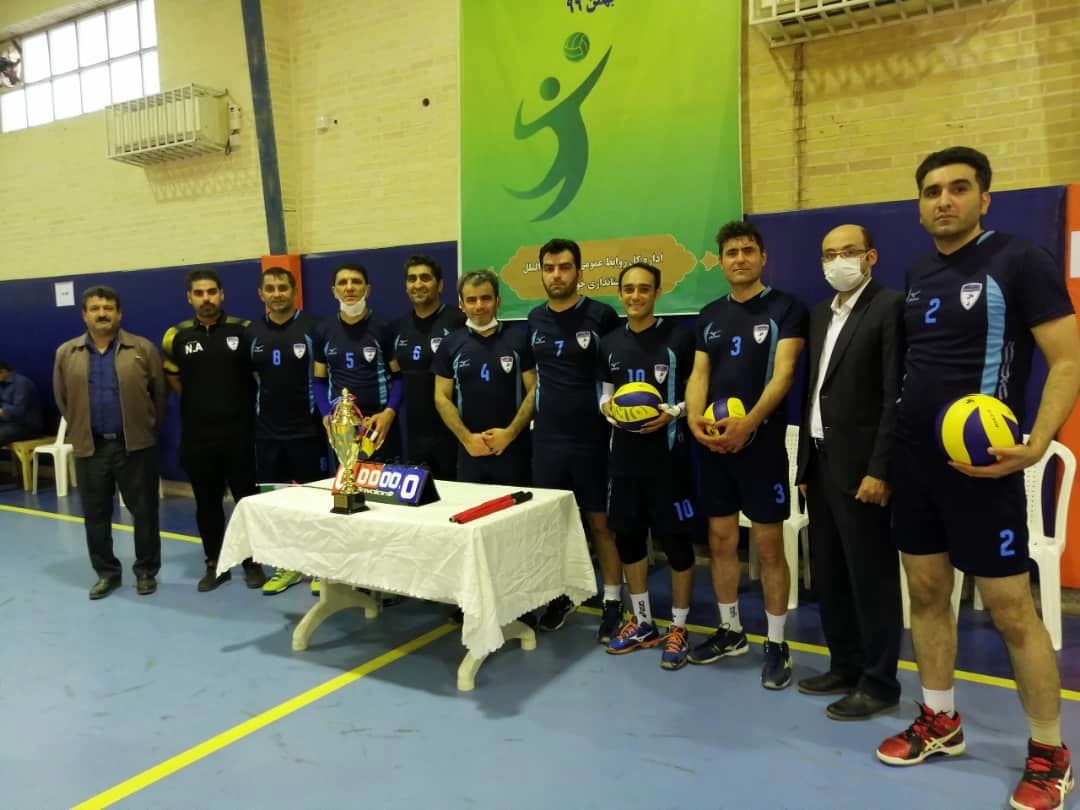 قهرمانی تیم والیبال کارکنان سازمان آب و برق خوزستان