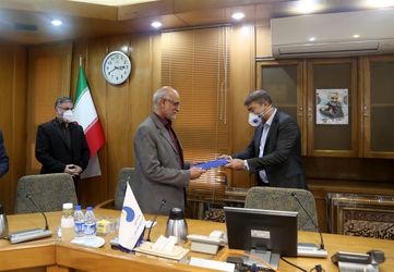 تقدیر از 2 همکار بازنشسته سازمان آب و برق خوزستان