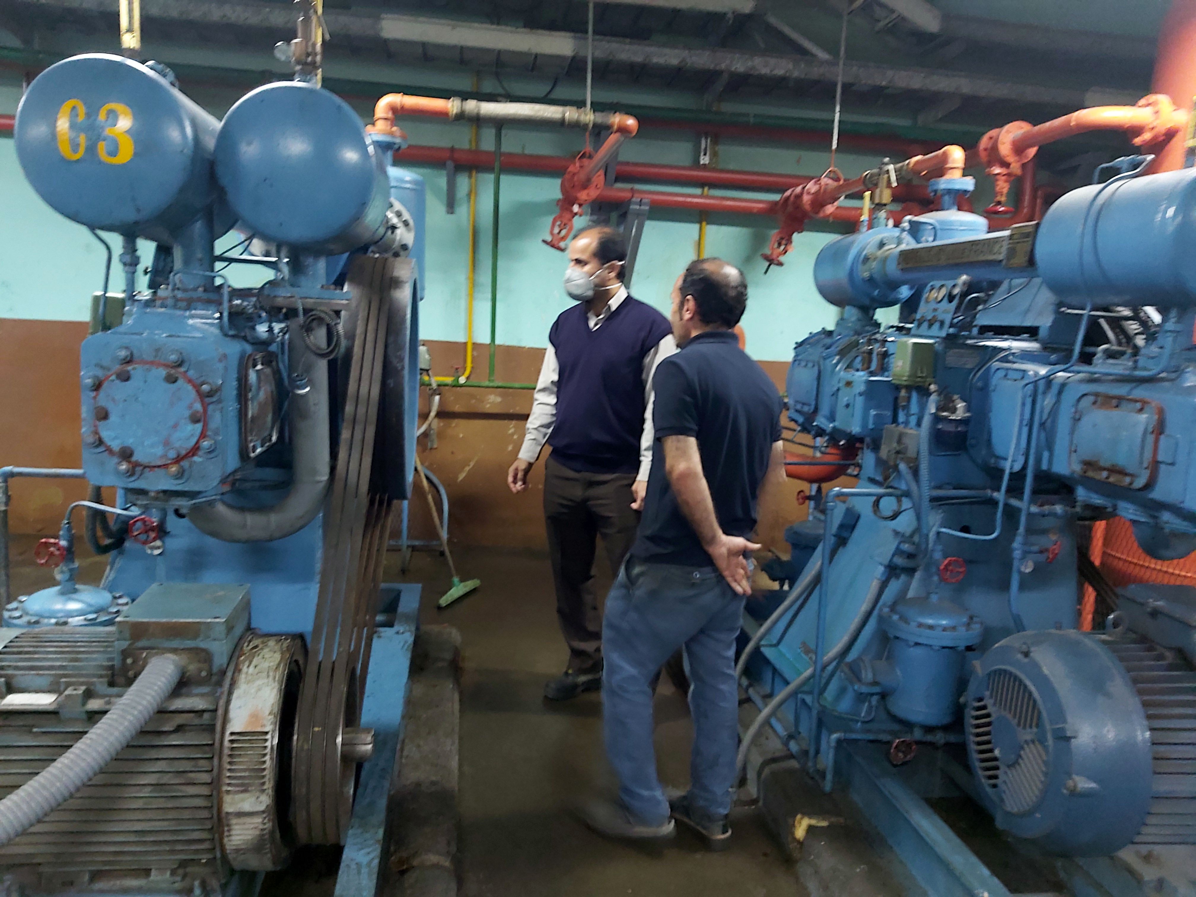  اجرای عملیات بازسازی کمپرسورهای هوای نیروگاه اول سد شهید عباسپور 