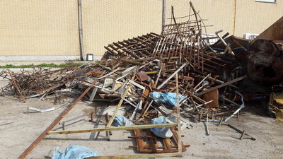 آگهی مزایده فروش ظروف استیل آشپزخانه و آهن آلات ضایعاتی