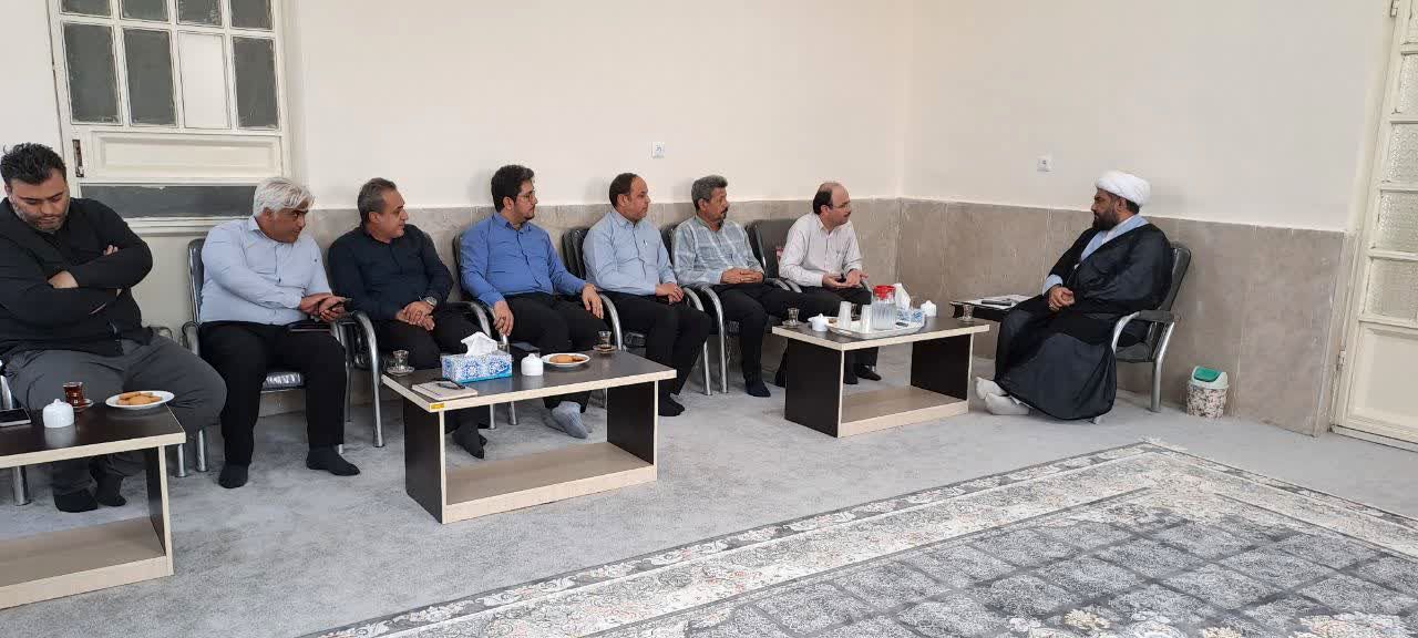 دیدار مدیر عامل شرکت آب جنوب شرق با امام جمعه ماهشهر