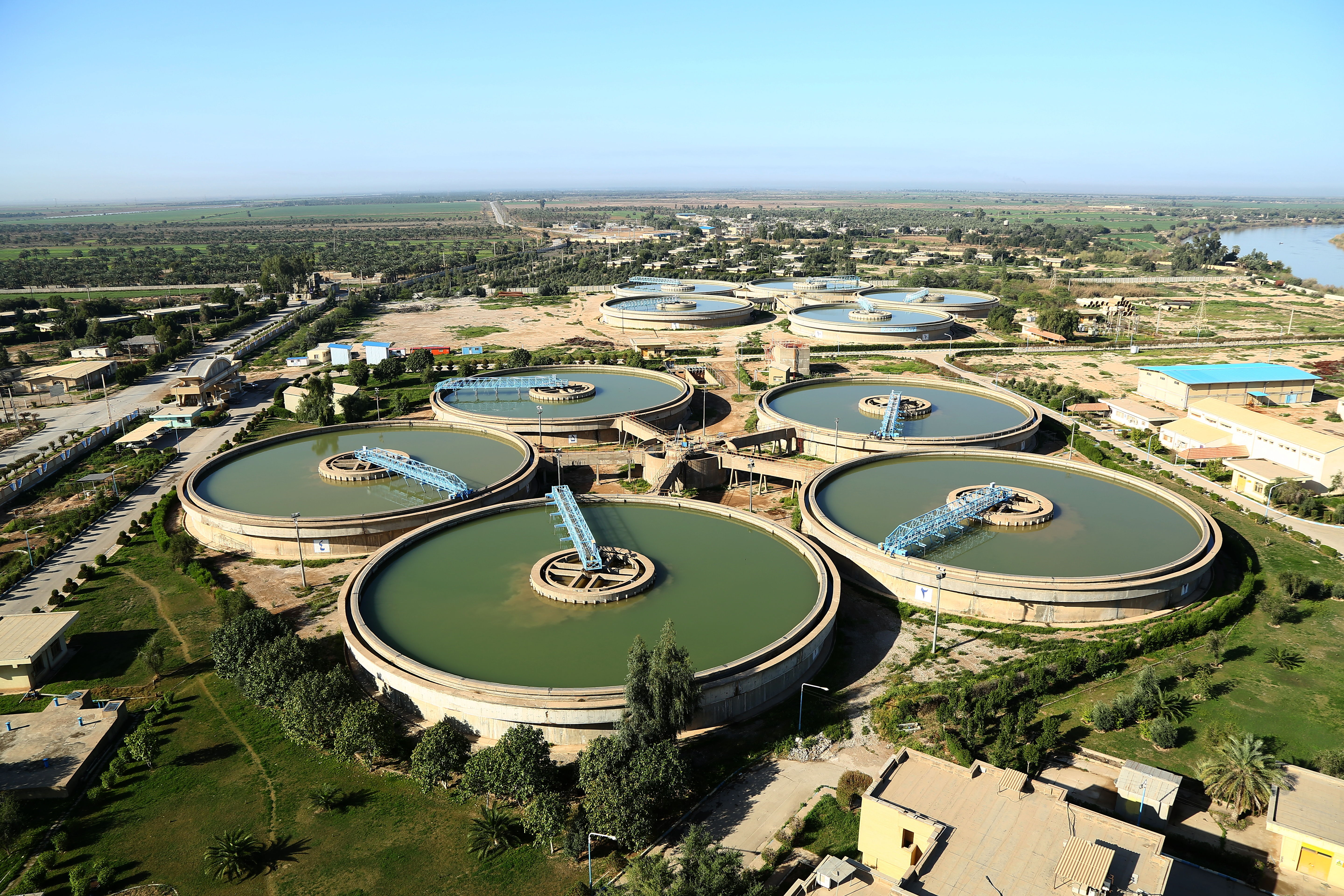 اتمام عملیات لایروبی و شستشوی کلاریفایرهای تصفیه‌خانه کوت امیر