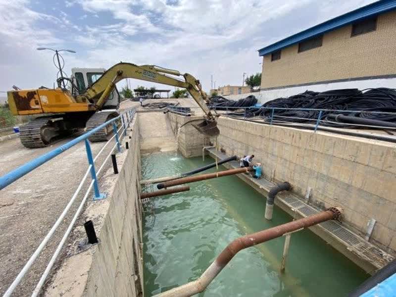 عملیات تغییر جنس لوله مکش پمپ های ایستگاه پمپاژ قلعه مدرسه