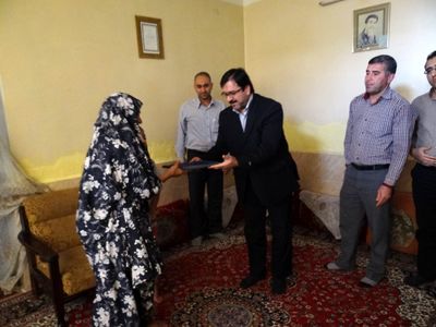 دیدار مدیر عامل شرکت بهره برداری زهره و جراحی با خانواده شهدا