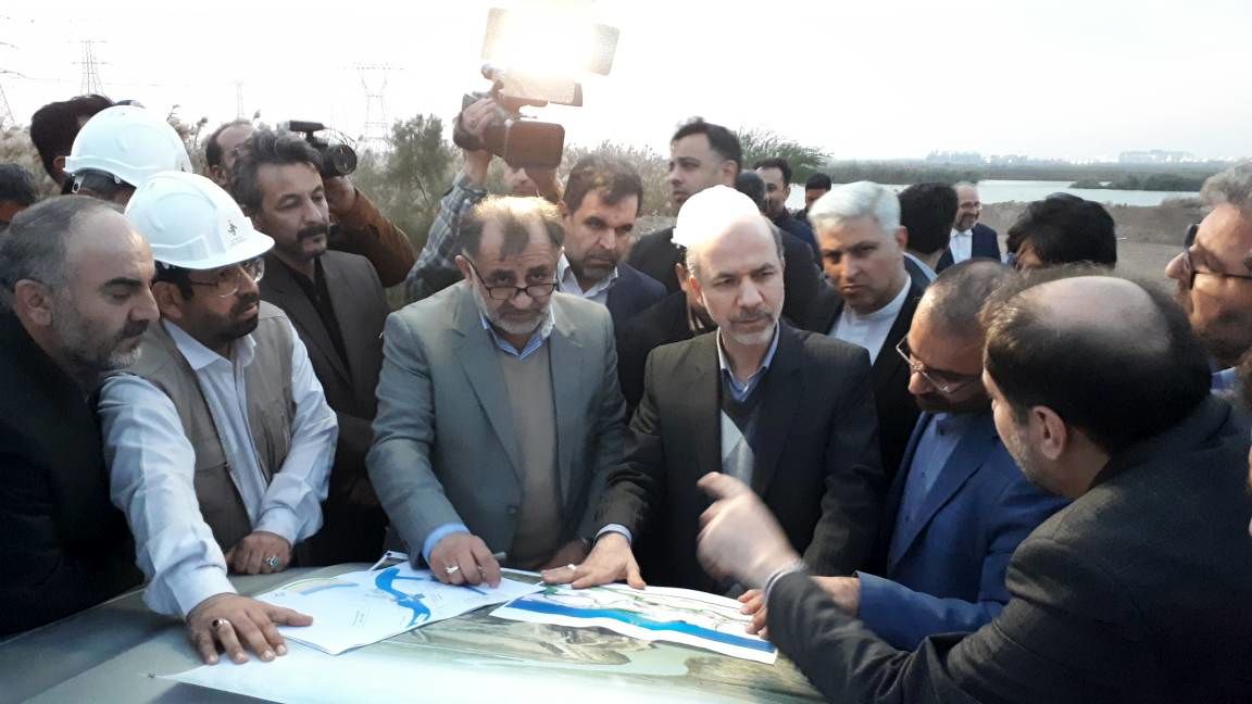 بازدید وزیر نیرو از سد و قفل کشتی رانی مارد