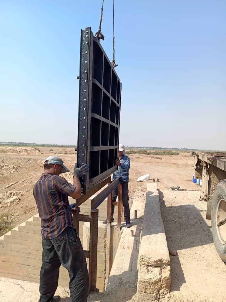 بازطراحی و نصب دریچه اصلی شبکه آبیاری شهید رجایی به پایان رسید