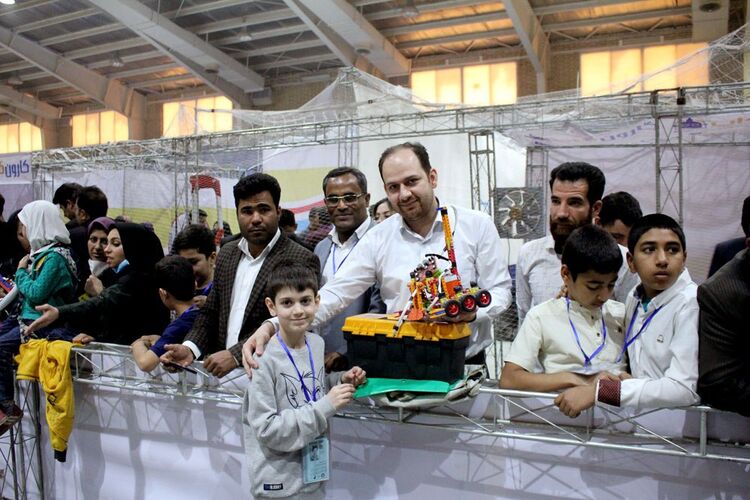 دومین جشنواره و مسابقات فناوری های نوین صنعت آب و برق در اهواز آغاز به کار کرد