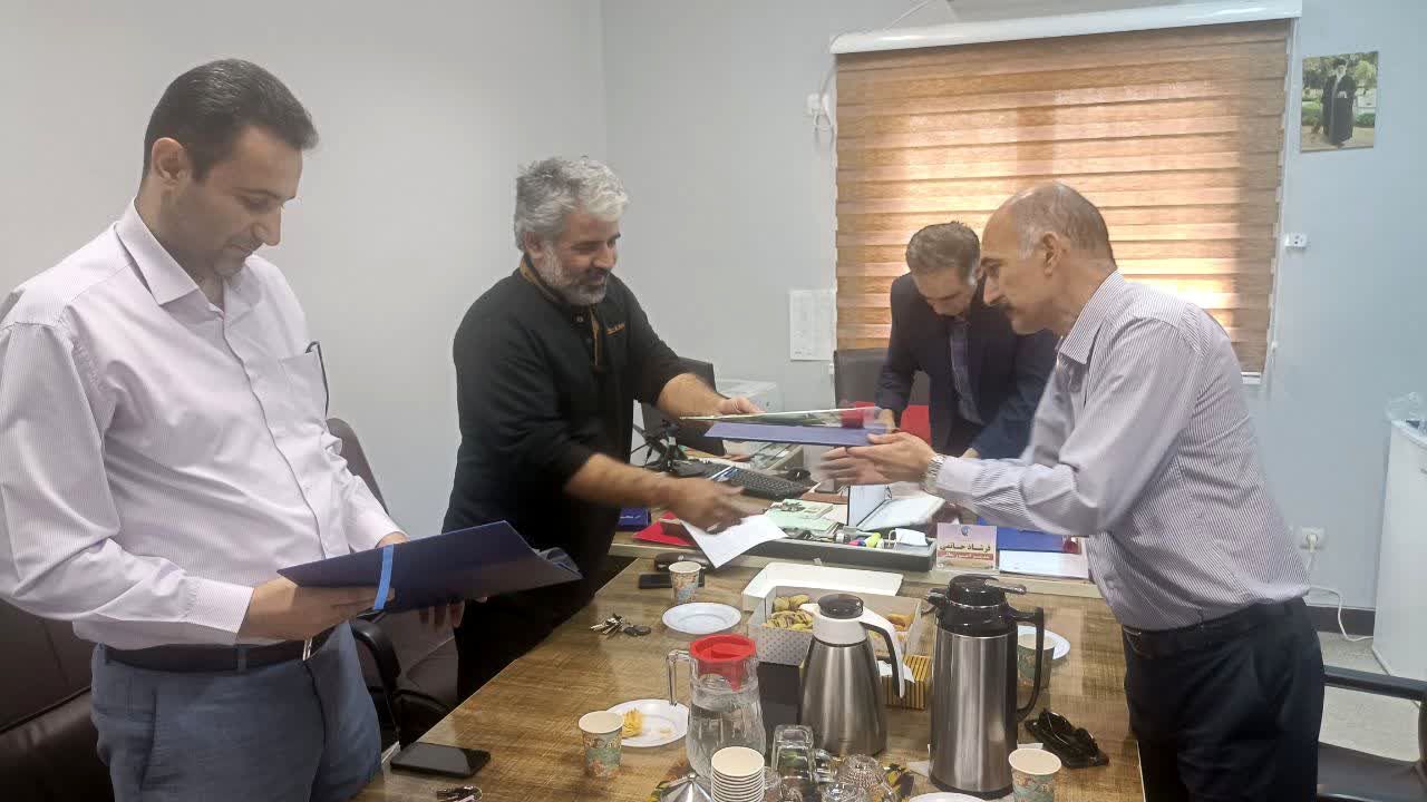 تقدیر مدیرعامل سد و نیروگاه مسجدسلیمان از کارکنان امور مالی به مناسبت روز حسابدار