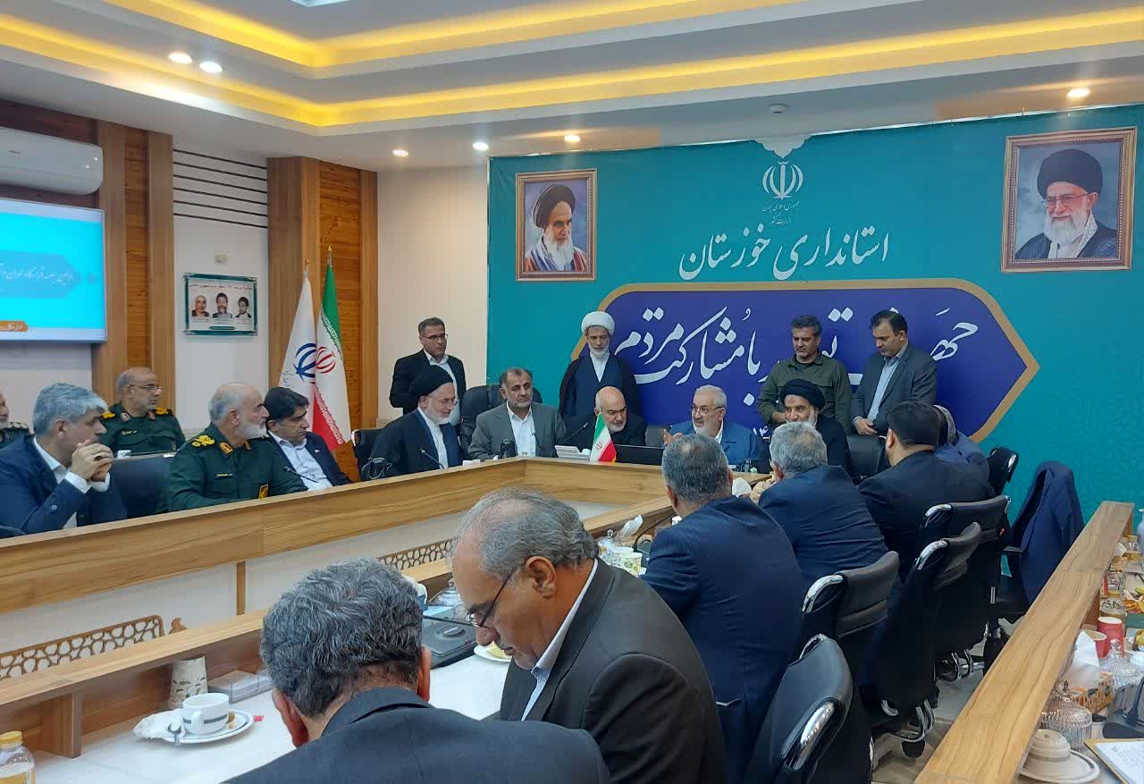 نشست وزیر نیرو با نماینده ولی فقیه، استاندار، مجمع نمایندگان و مدیران صنعت آب و برق خوزستان