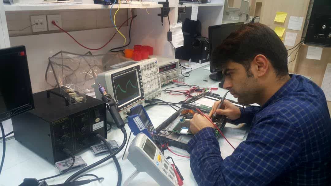 نمایشگر صنعتی کنترل گاورنر واحد ۴ نیروگاه عباسپور با موفقیت تعمیر شد