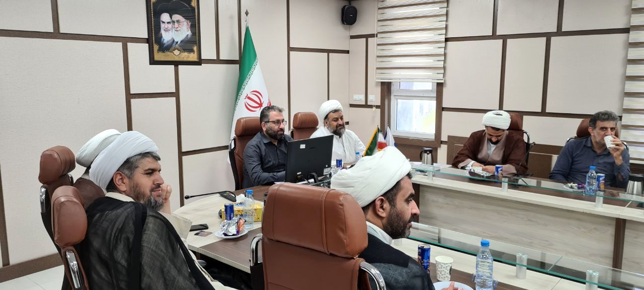 جلسه هم اندیشی شورای فرهنگی سازمان آب و برق خوزستان با مسئولین فرهنگی امور آب مناطق و شرکت های طرف قرداد برگزار شد