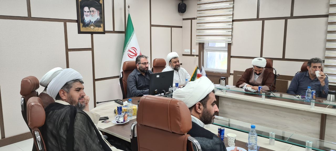 جلسه هم اندیشی شورای فرهنگی سازمان آب و برق خوزستان با مسئولین فرهنگی امور آب مناطق و شرکت های طرف قرداد برگزار شد